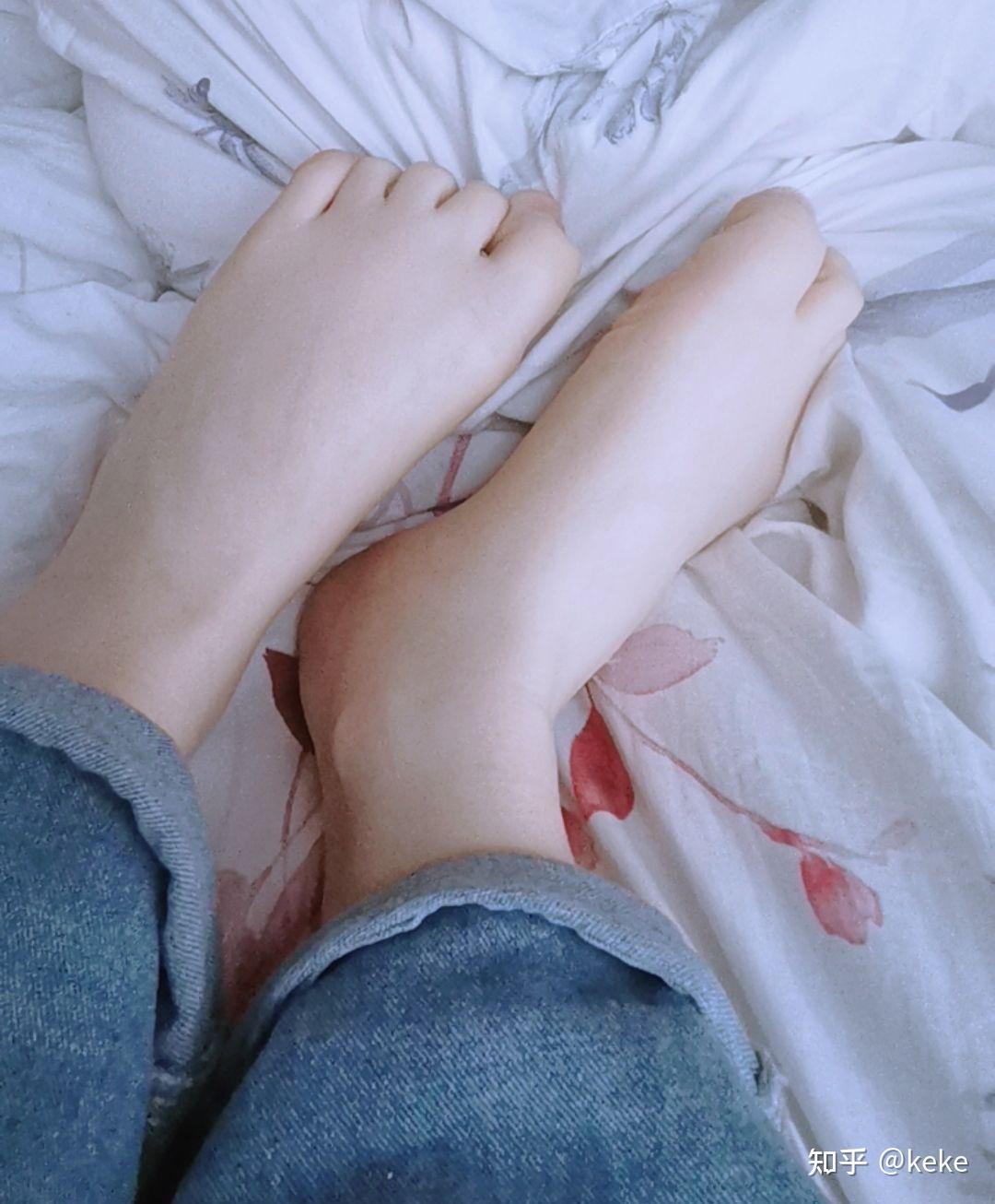 女生的脚好看是什么样的