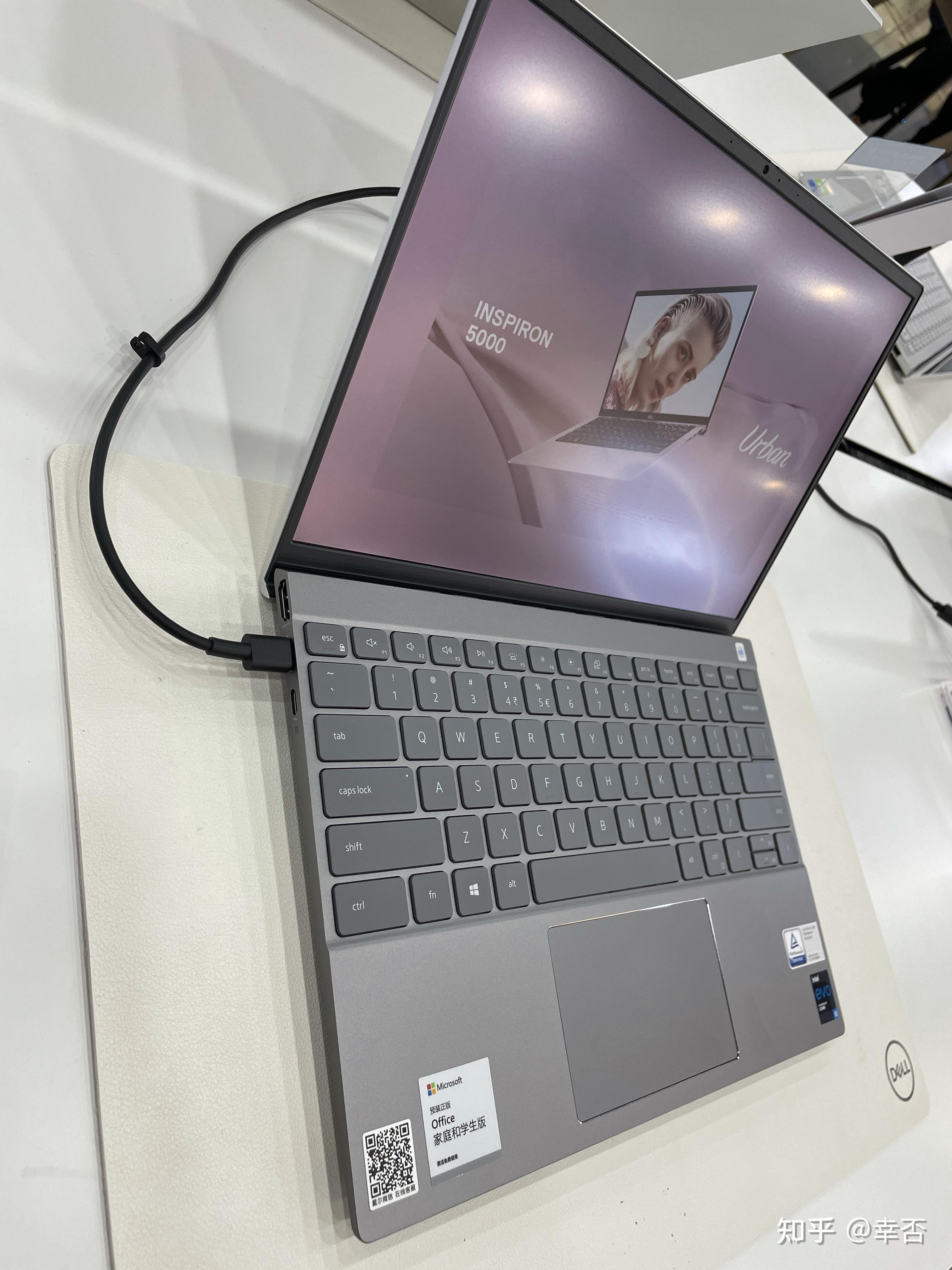 我想问下灵越7400和xps139310有什么差距吗推荐哪一款