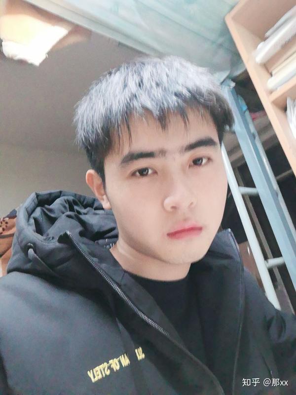 你见过的最好看的男生长什么样子?