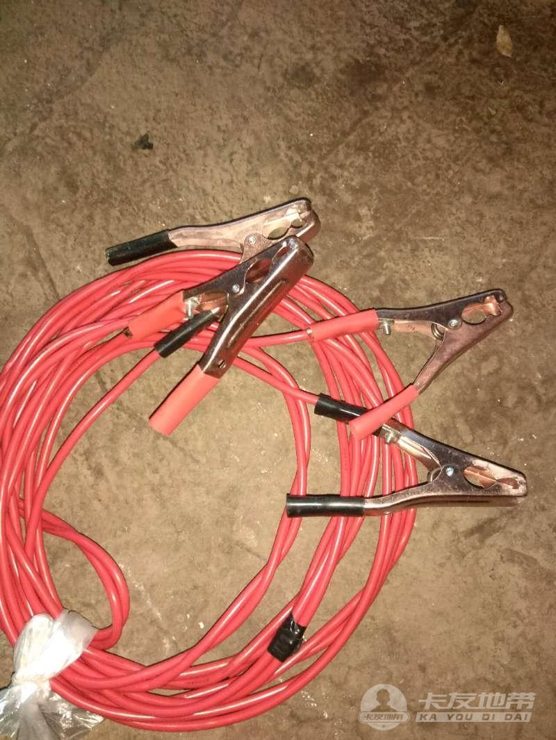 卡车司机自制搭火线电瓶亏电必备神器