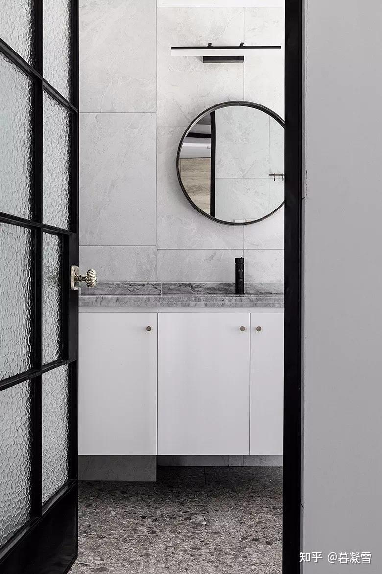 卫生间门这样装防潮又美观