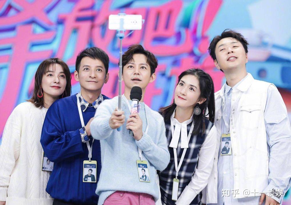 虽然质疑声很大,但节目因为她也有了不小的话题,不知道快乐家族什么