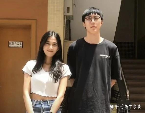 胡明轩在cba赚了多少钱,他为什么不买汽车,而是骑电动车? - 知乎