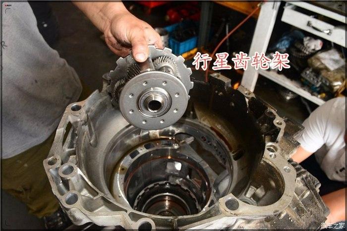 大众帕萨特领驭18t5hp19变速箱故障换挡冲击问题维修