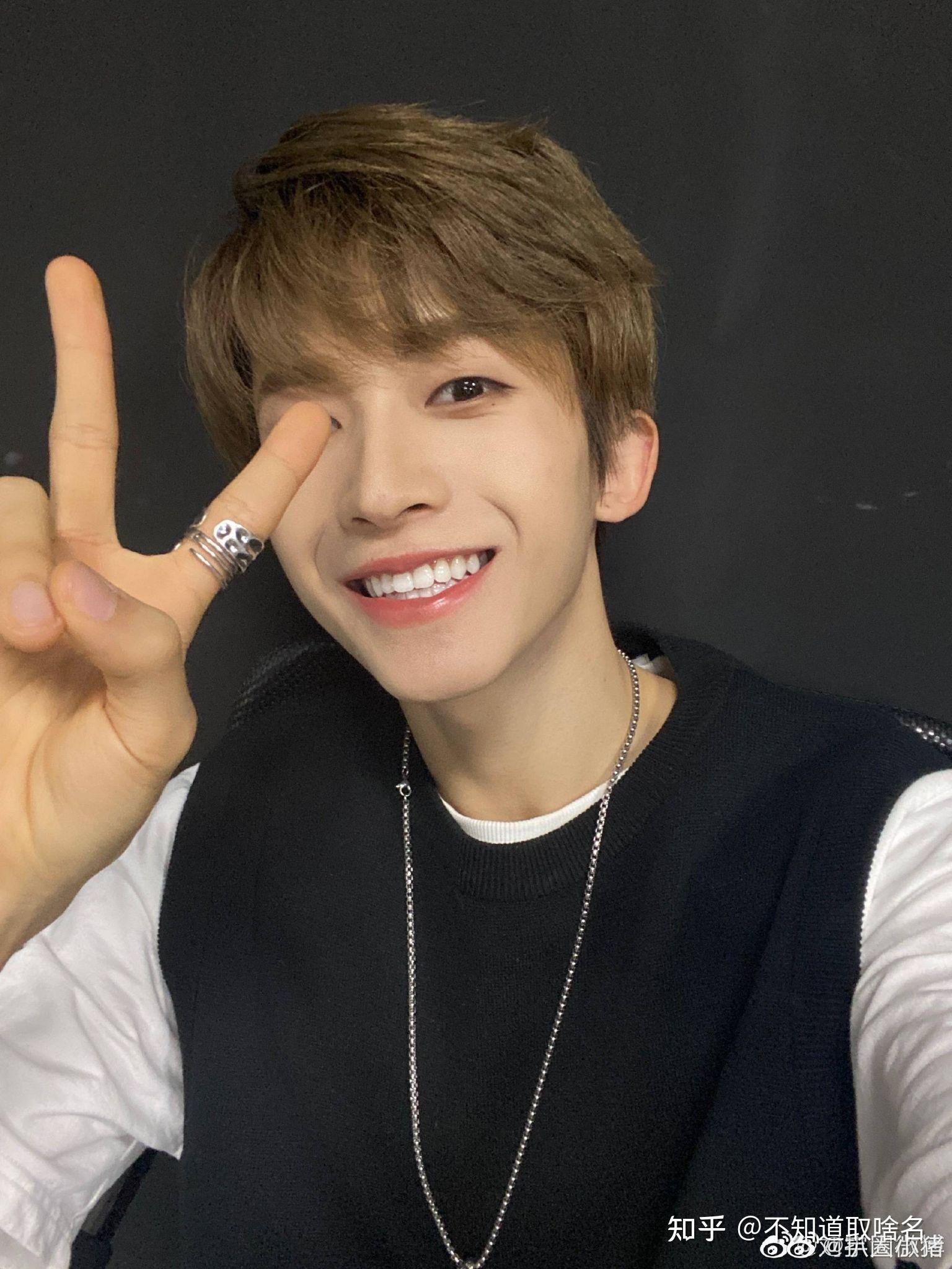 如何评价into1成员的颜值