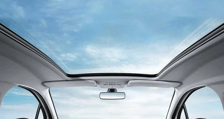 车主被热晕新能源汽车大肆宣传的全景天幕竟然是个大坑