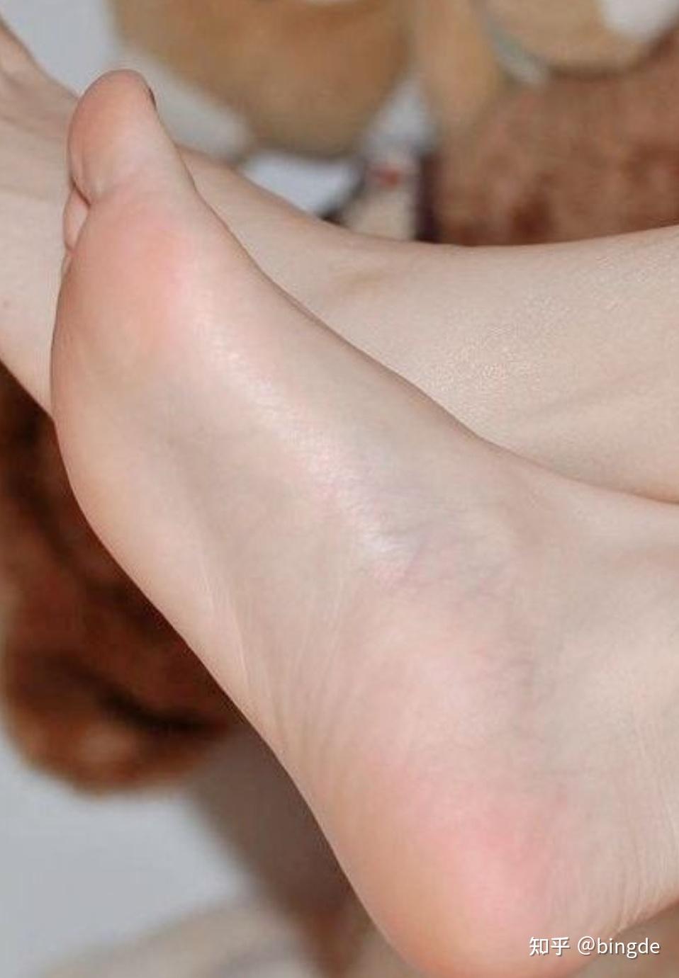 女孩子的脚到底有多好看?