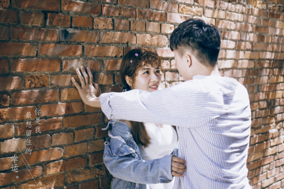 婚纱照是在订婚前拍吗_婚纱照风格(2)
