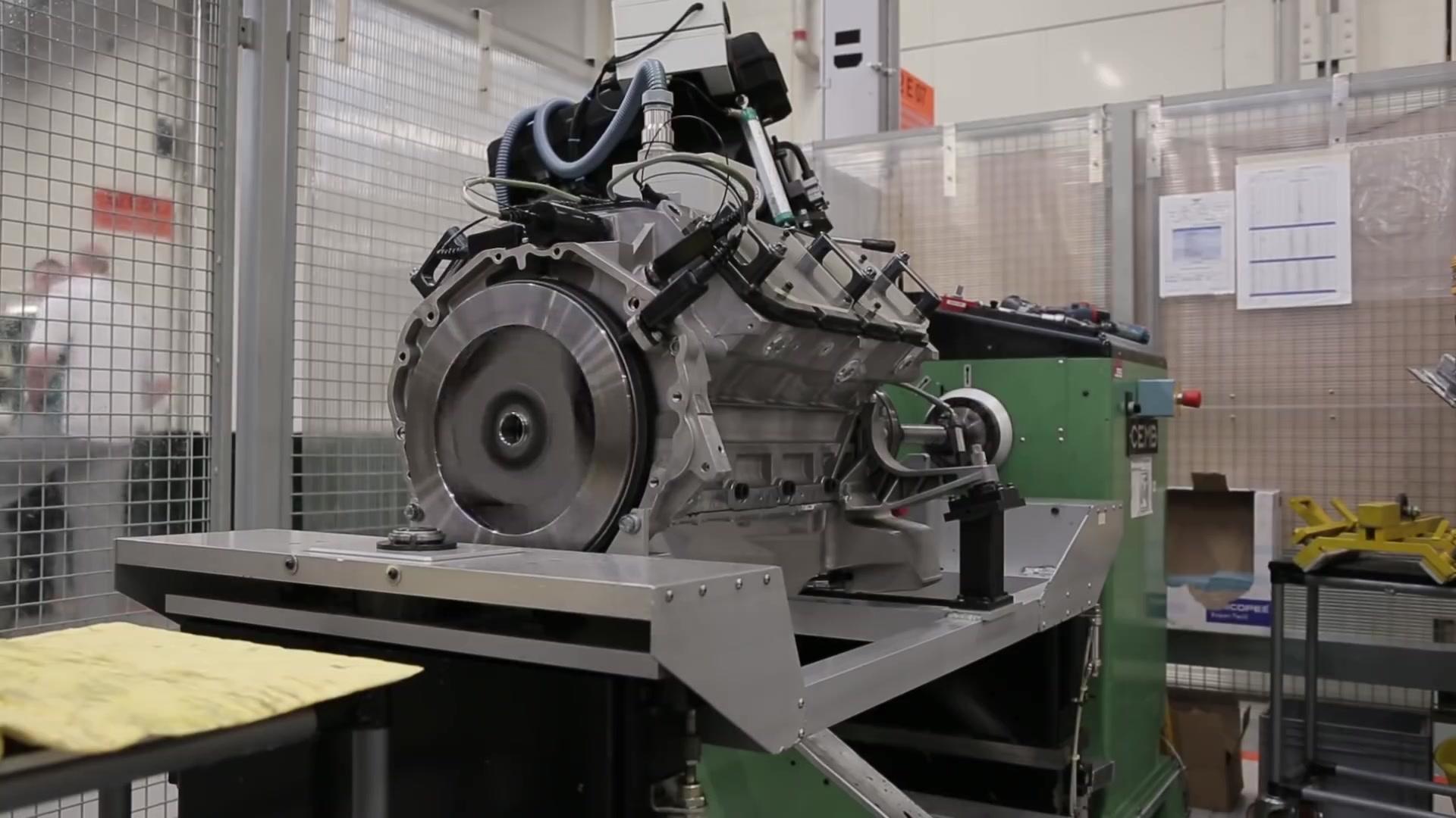 宾利12缸的w12发动机是如何组装的w12生产车间组装实拍