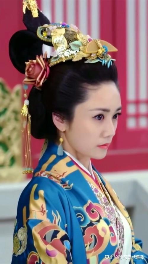 可是38岁的刘芸前期出演了女主角身边的丫鬟,本以为她会翻车,却发现她