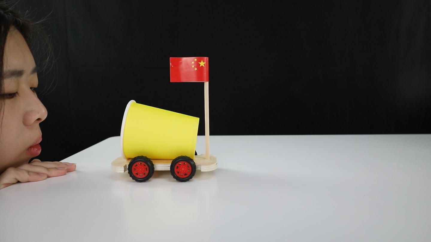 科学小实验:不用电就能跑的小车,孩子能玩一整天
