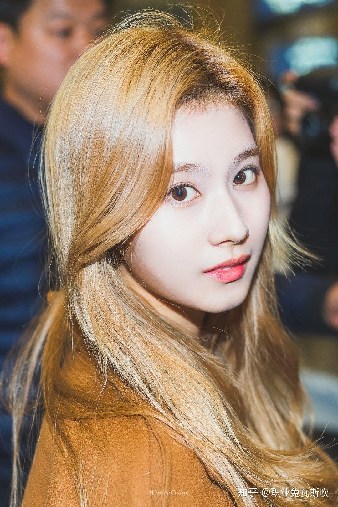 twice的凑崎纱夏sana有什么神图