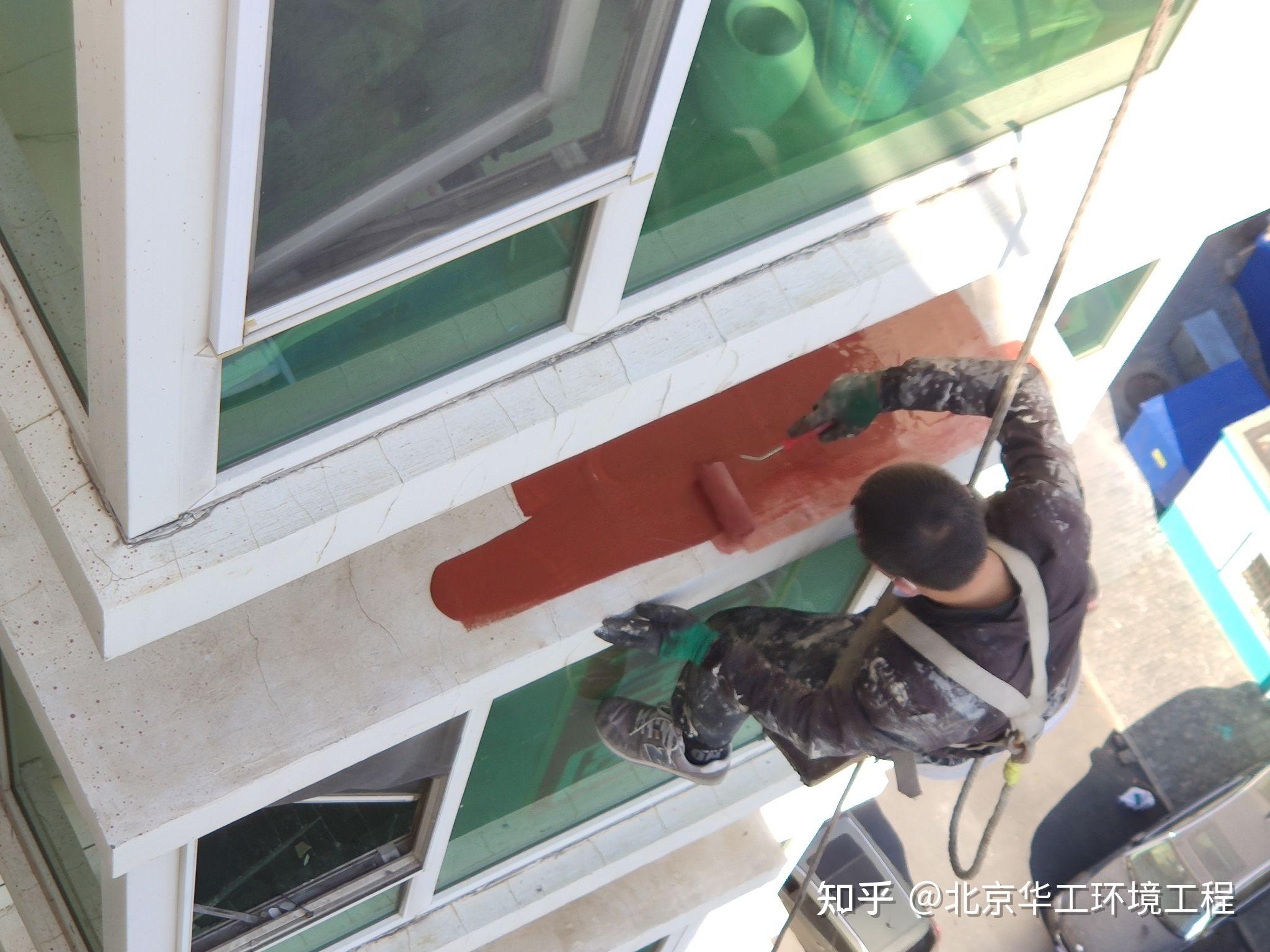 窗户防水补漏为什么难治理,蜘蛛人窗户漏水维修师傅技术问题分享