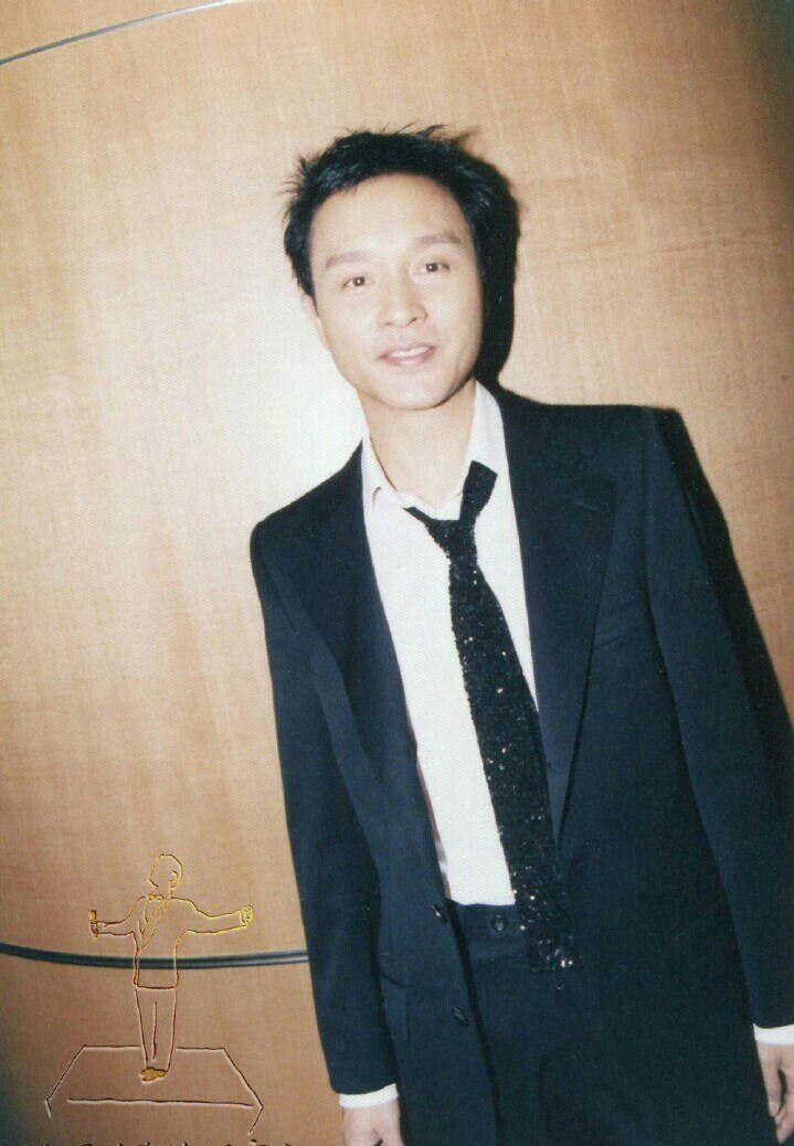 你心中张国荣好看的衣服前三名? - 知乎