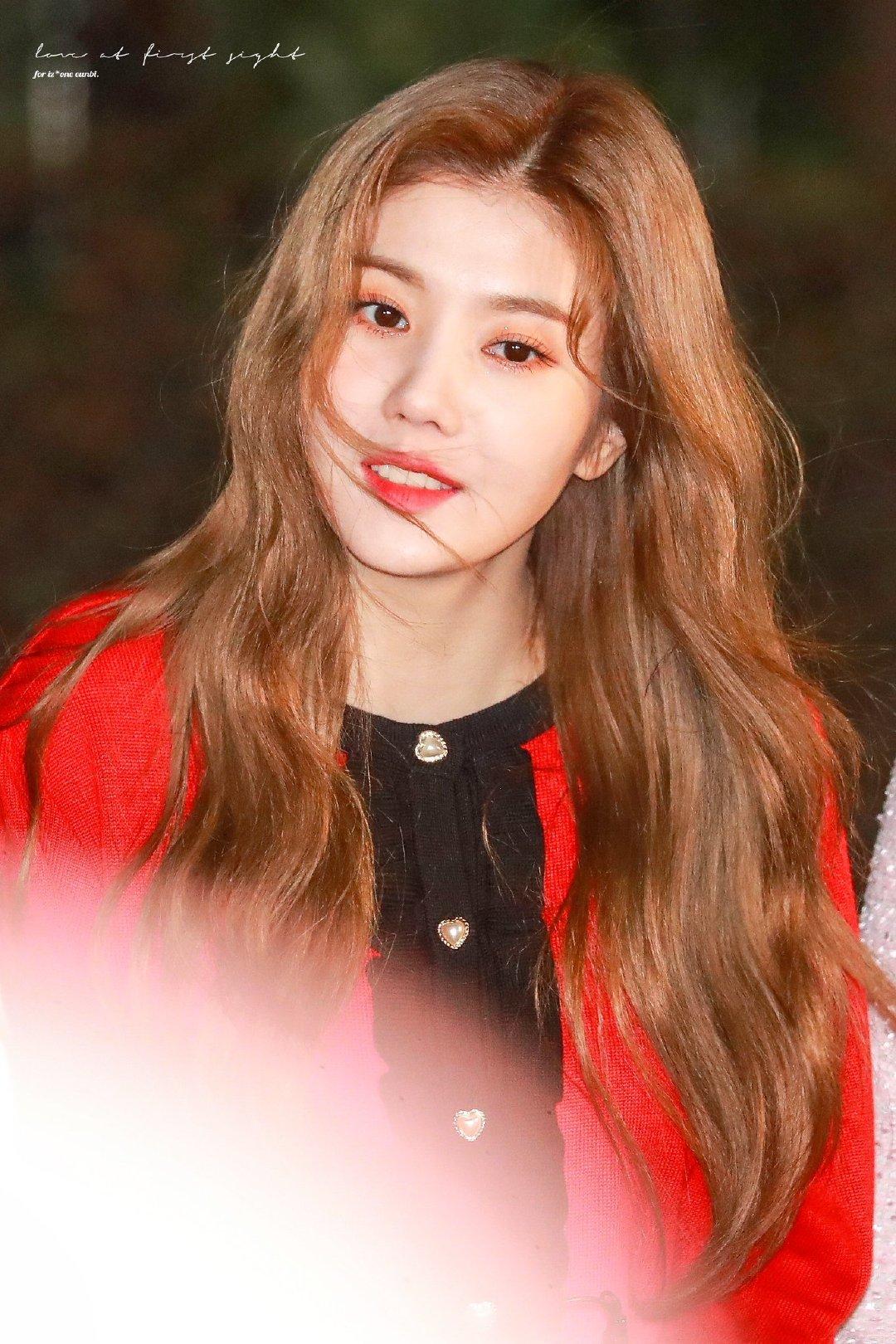 有没有人可以安利下izone的权恩菲? - 知乎