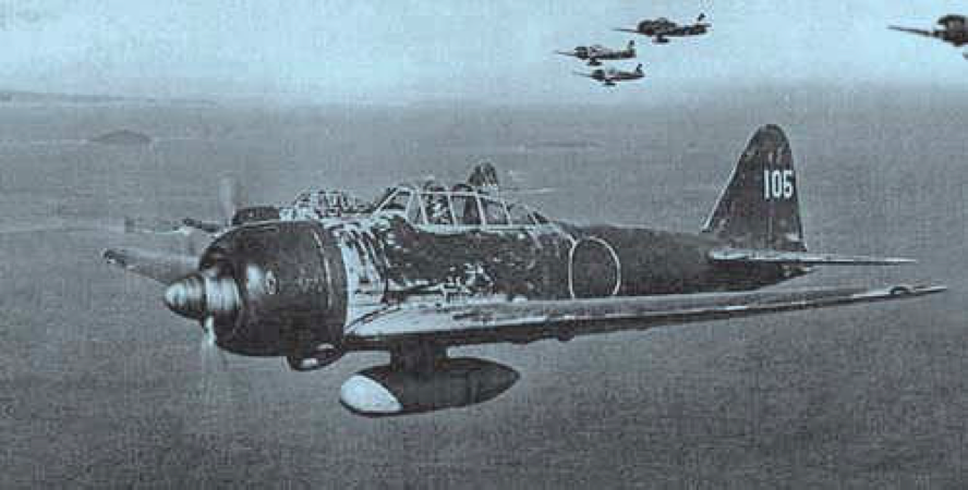 由日本三菱重工自主研发，1940 年开始服役的「零」式飞机是「二战」中日本著名的战斗机，曾以优越的性能成为中国空军心中的阴影，也给美国空军制造了很多麻烦