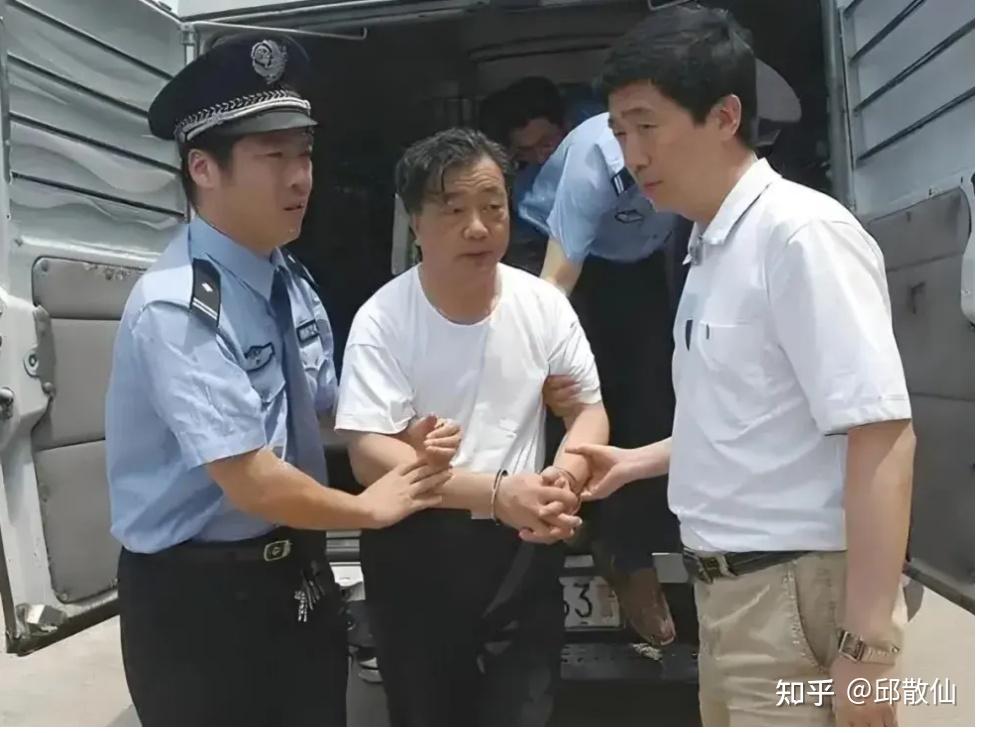 自古奸情出人命贪官冲在最前头 - 知乎