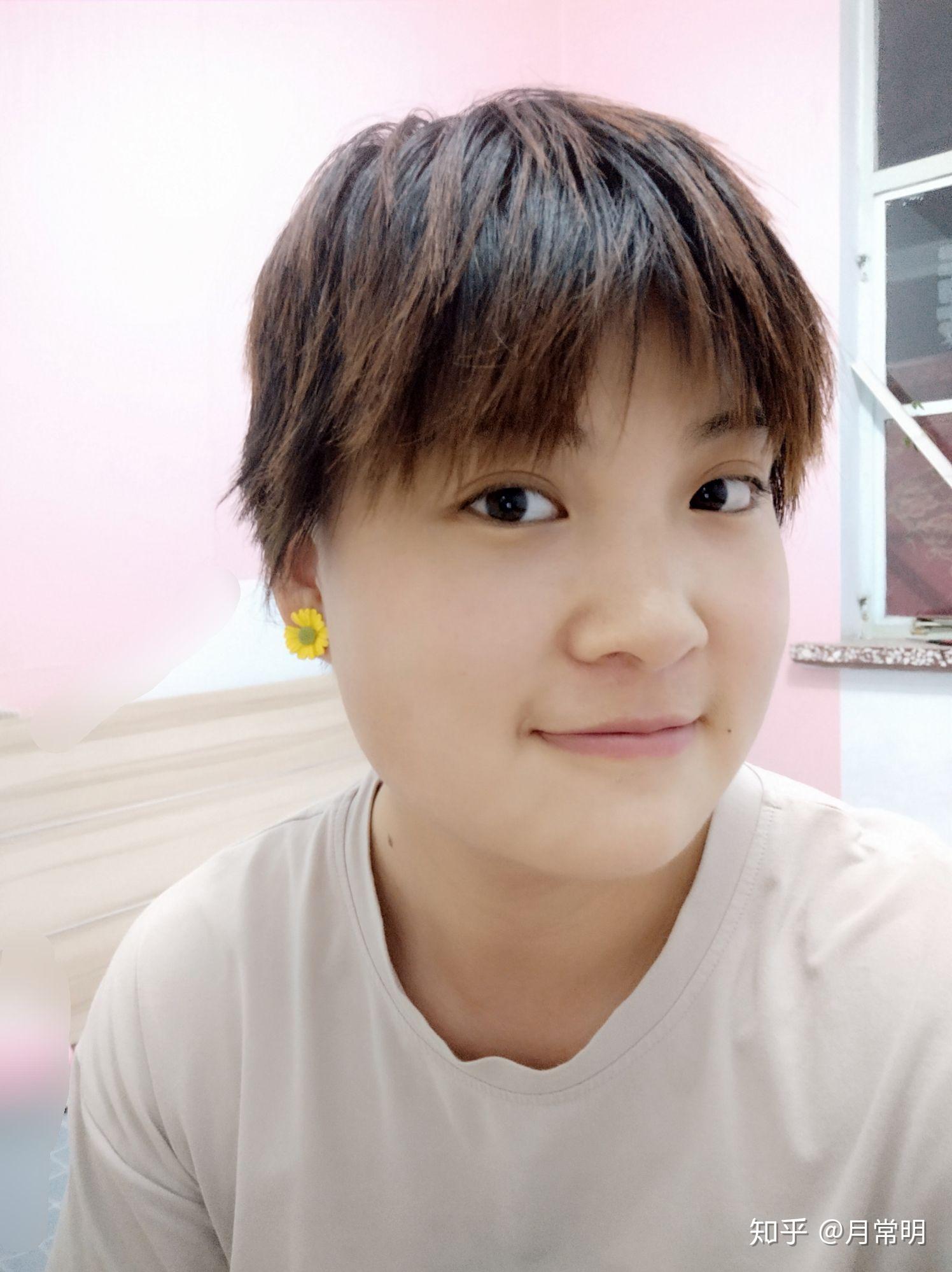 正三角形的脸适合什么发型?