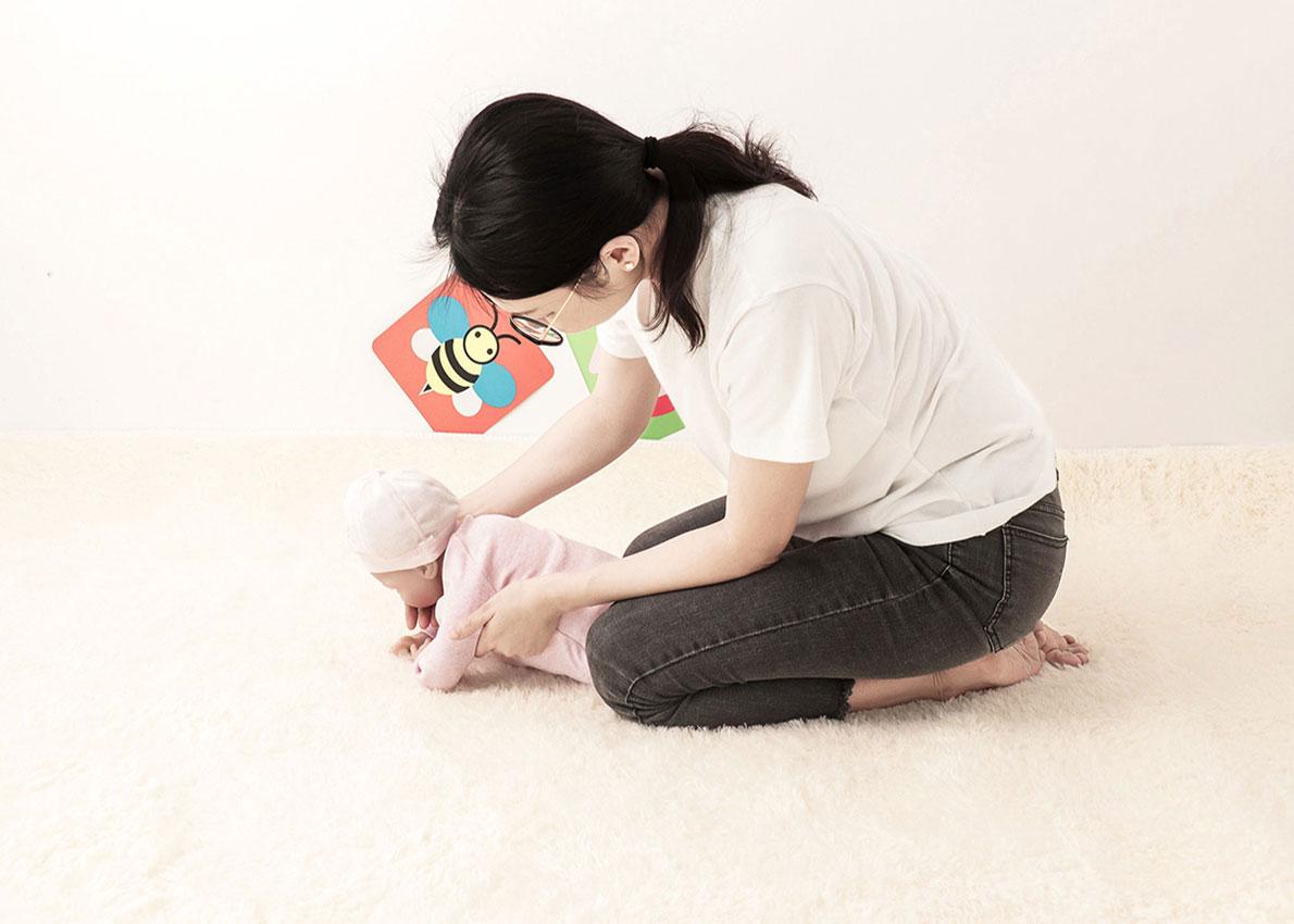 干货新生儿宝妈与互动游戏02俯卧抬头游戏