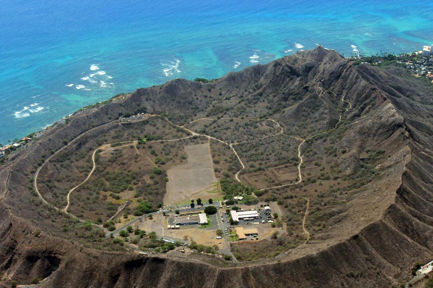 夏威夷景点攻略：欧胡岛钻石头山(Diamond Head State Monument, Oahu) - 知乎