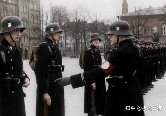 德国钢盔的演变史,德军最开始使用的钢盔是怎样的呢? - 知乎