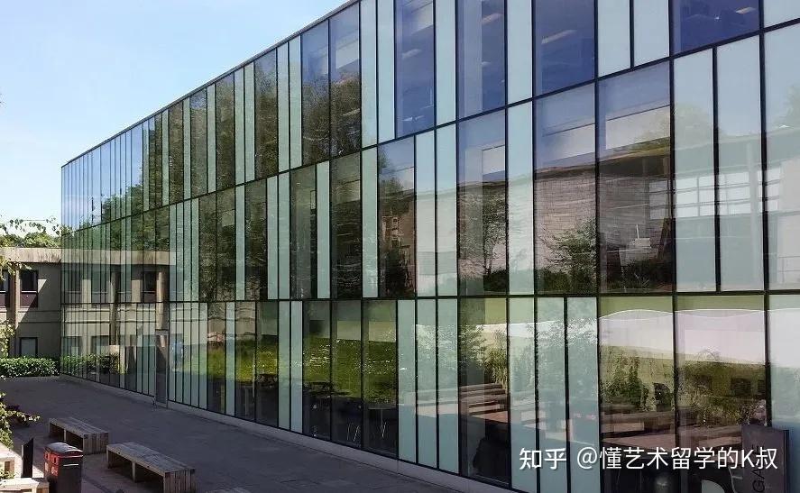 contemporary design)与英国伦敦设计博物馆有着密切的项目合作,课程