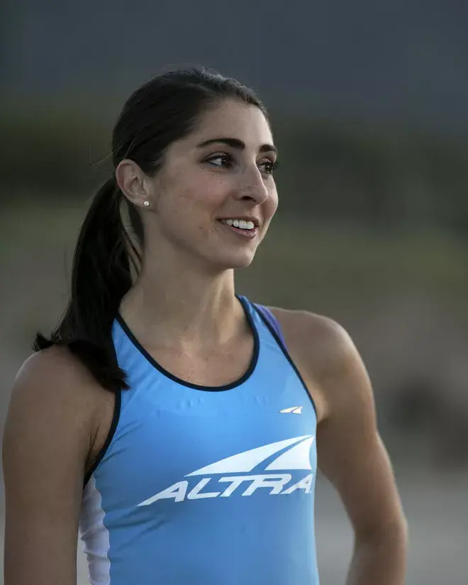 人物莎拉热爱奔跑