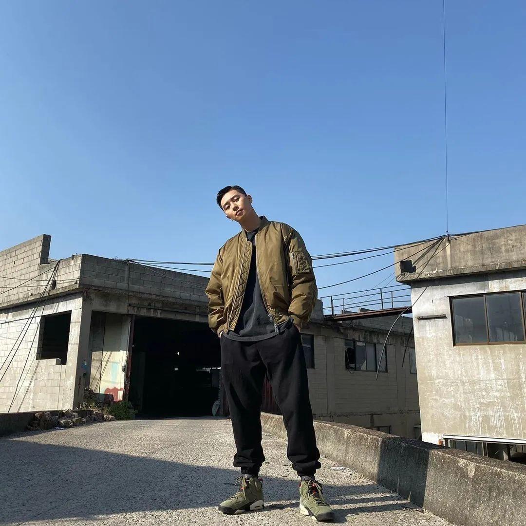热门鞋款不会搭 栗子头朴叙俊私服手把手教你鞋狗穿搭 知乎 热门鞋款不会搭 栗子头朴叙俊私服手把手教你鞋狗穿搭 知乎