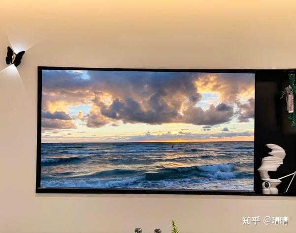 阳光客厅电视换新终极指南,闭眼冲7年销冠系列新品海信小墨E5S Pro,用它看世界杯太爽了!