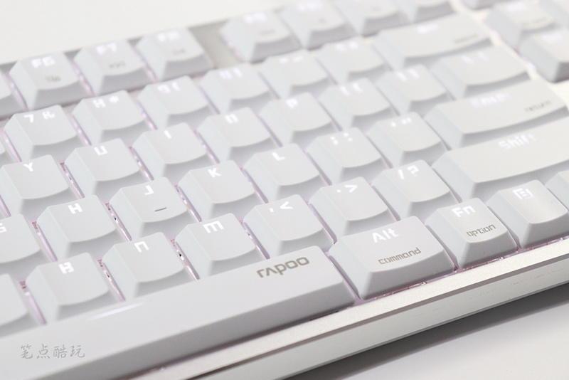 白颜如玉薄轴静心雷柏mt500背光机械键盘体验