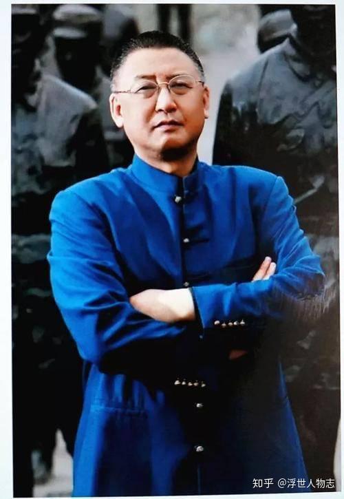 任教以及做知青的经历,樊建川很快得到了时任市委书记孙文启的赏识