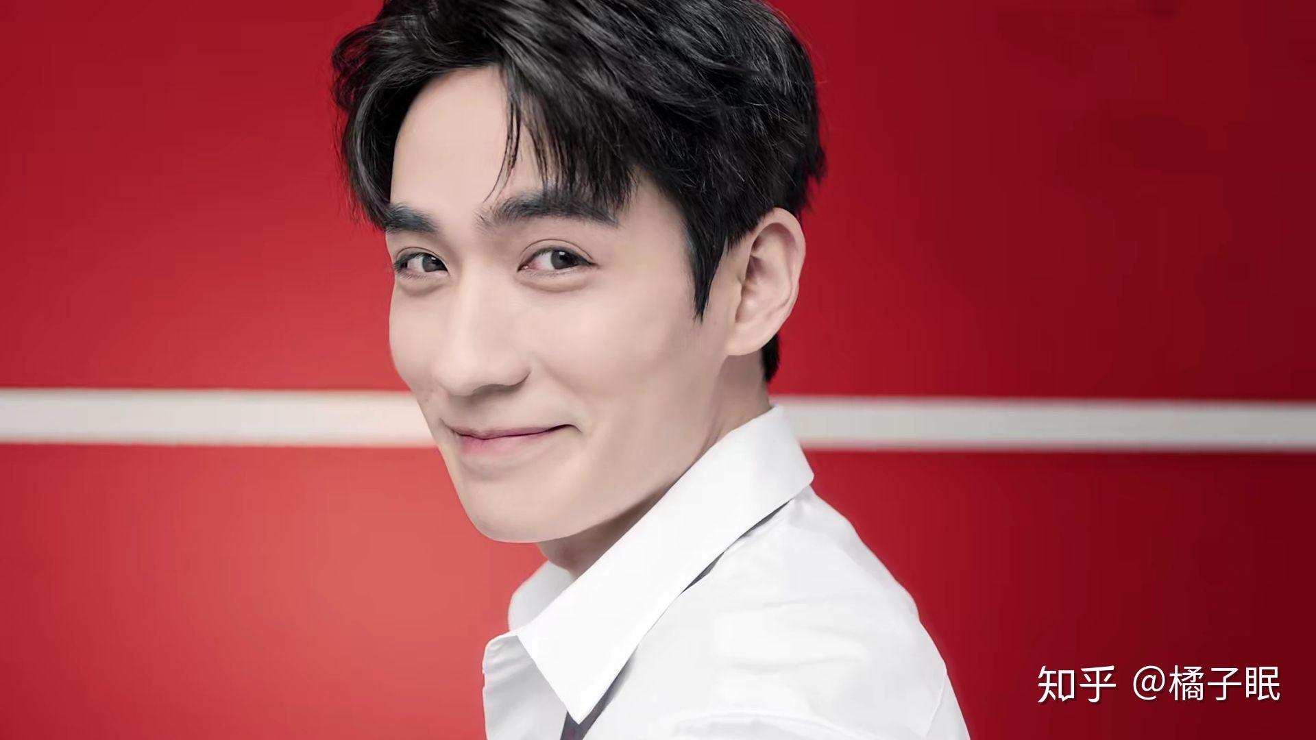 有没有人可以分享一下朱一龙笑起来的图片?