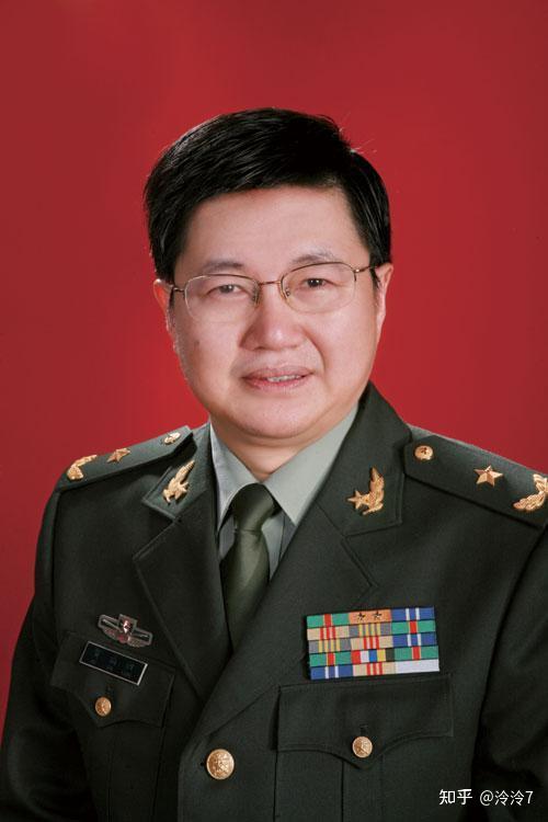 发展中国家科学院院士,曾任中国人民解放军军事科学院副院长 ,研究员