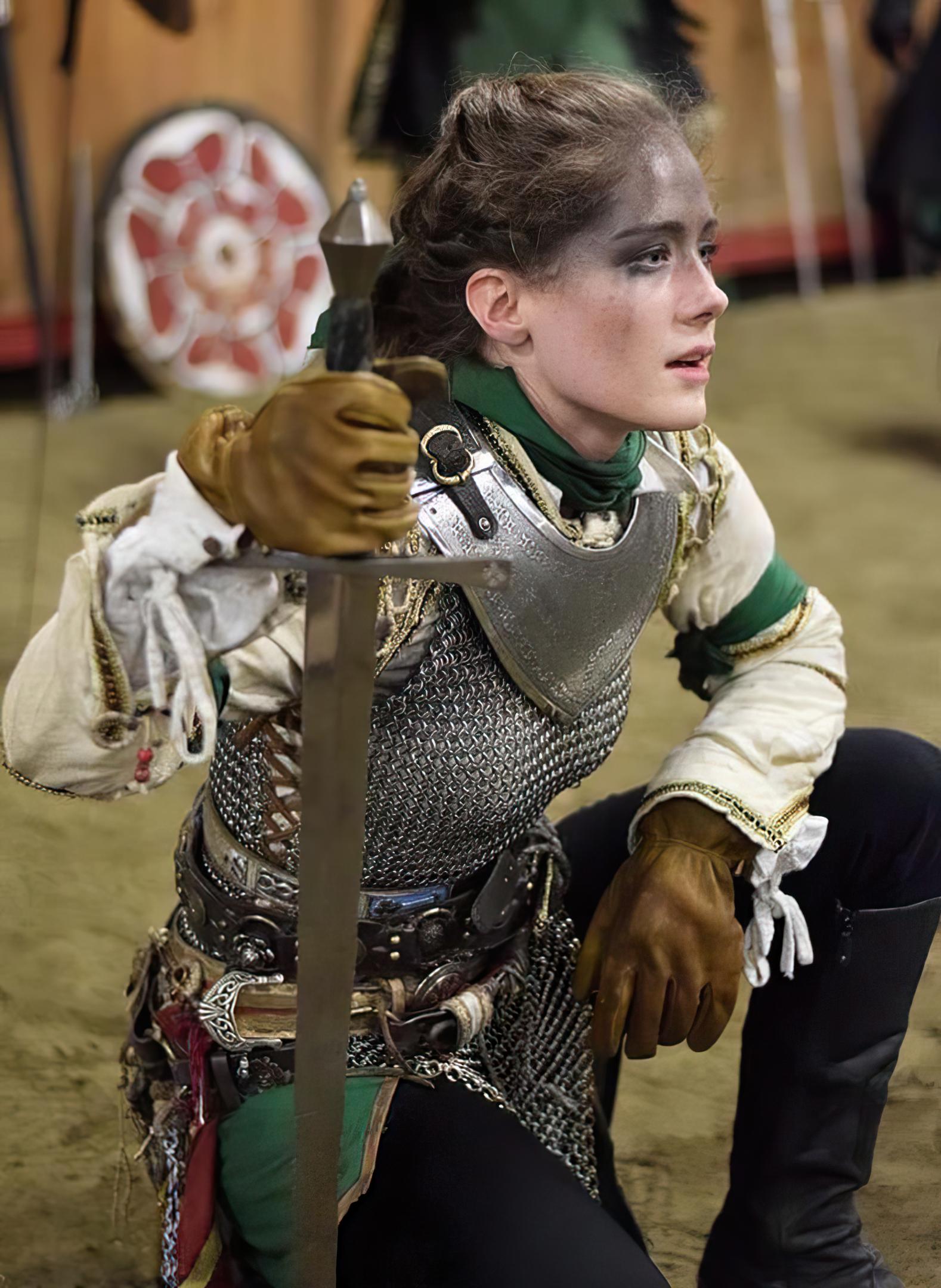 为什么某些女性穿盔甲看起来更帅? - 知乎