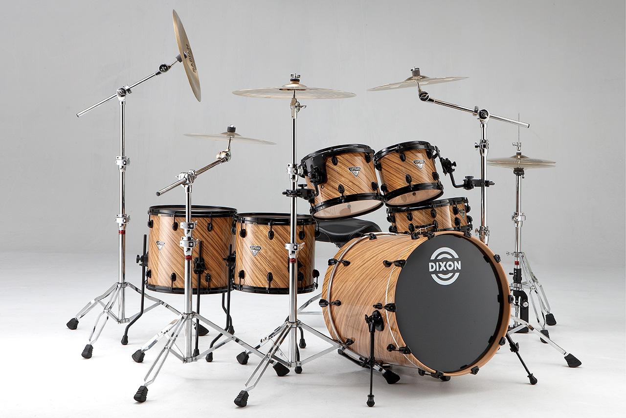 2008至今生产的dixon鼓与第三代 logo样式2012年至今于地鼓响应面上的