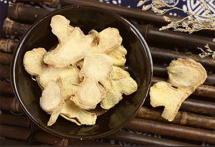 生姜,干姜,炮姜,姜炭,高良姜,这么多【姜】,“功效”有啥区别 - 知乎