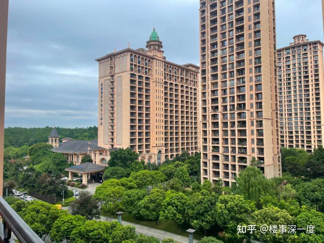 雅居乐花园:孤独大盘的体面 - 知乎