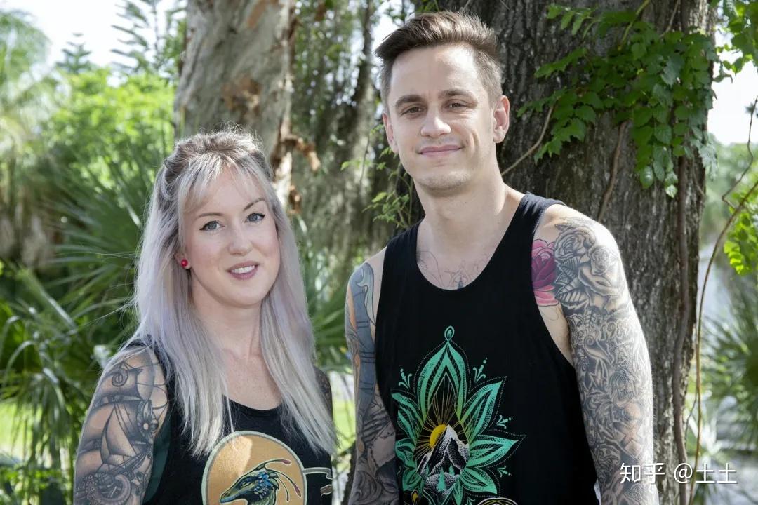 说「不」bruce认为︰「像每个人都说肤色并不重要,纹身也是社会的缩影