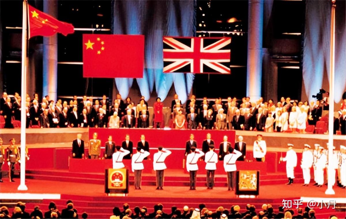 97年香港回归前,英军30艘军舰兵犯南海,中方表示:撞就