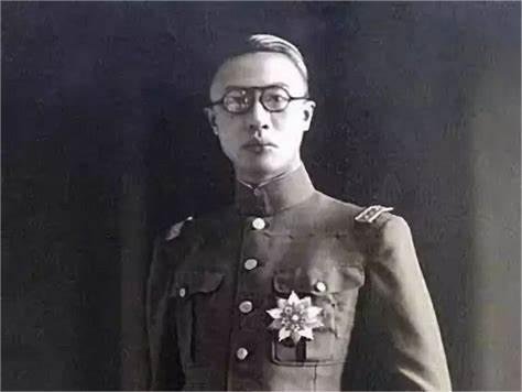 东京审判中的溥仪：为保命推卸责任，庭长怒斥：怕死不能原谅 - 知乎