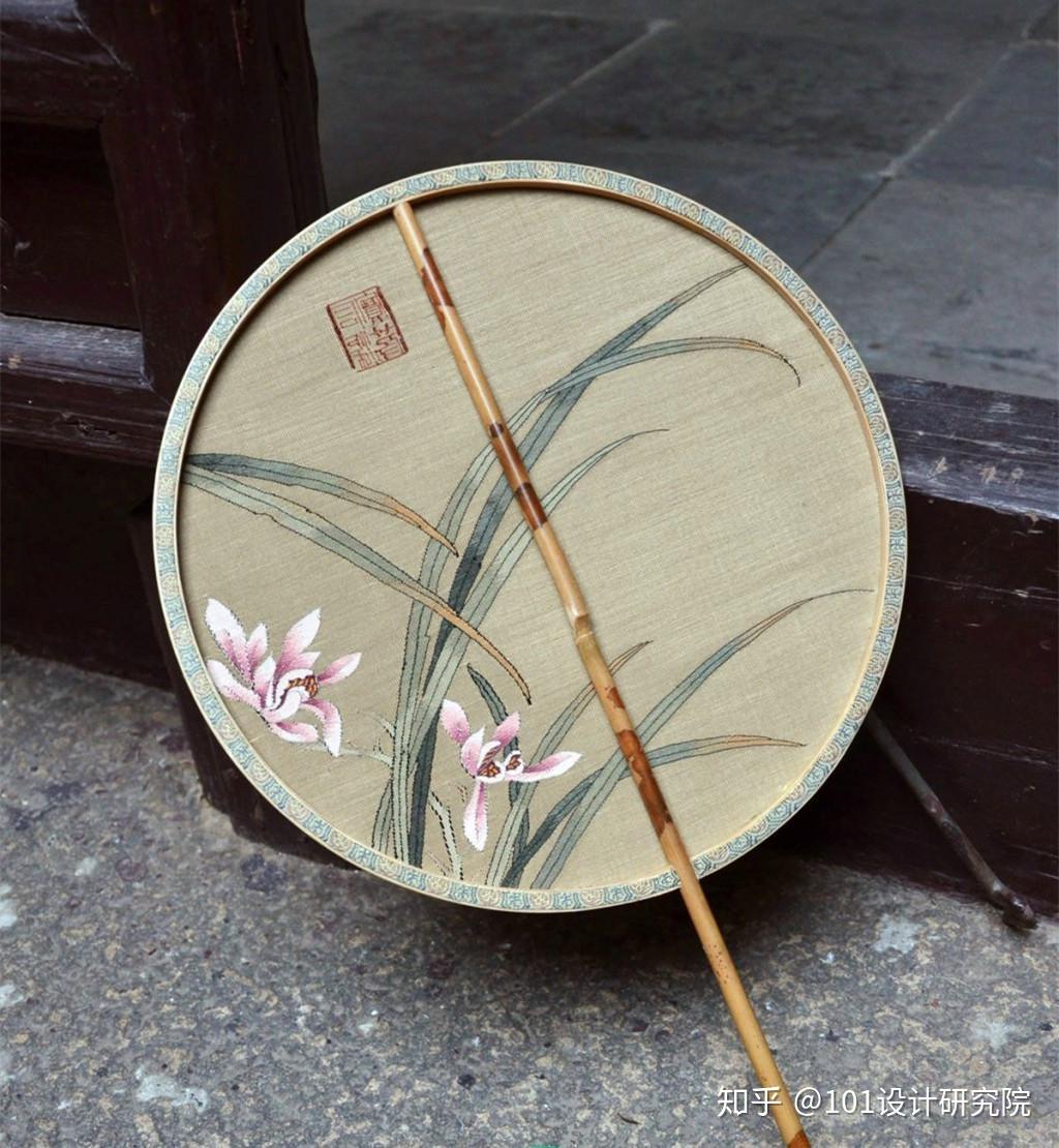 古往今来,缂丝一直是帝王和贵族们追捧的对象,宋徽宗曾为宋代缂丝名家