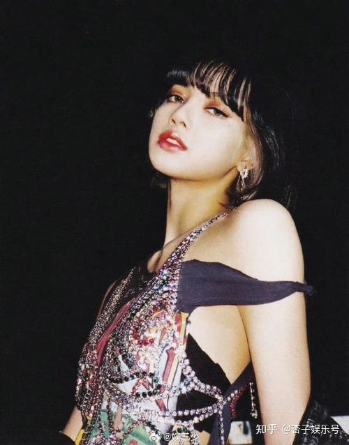 韩媒曝lisa疯马秀后身价飙升至1000亿韩元