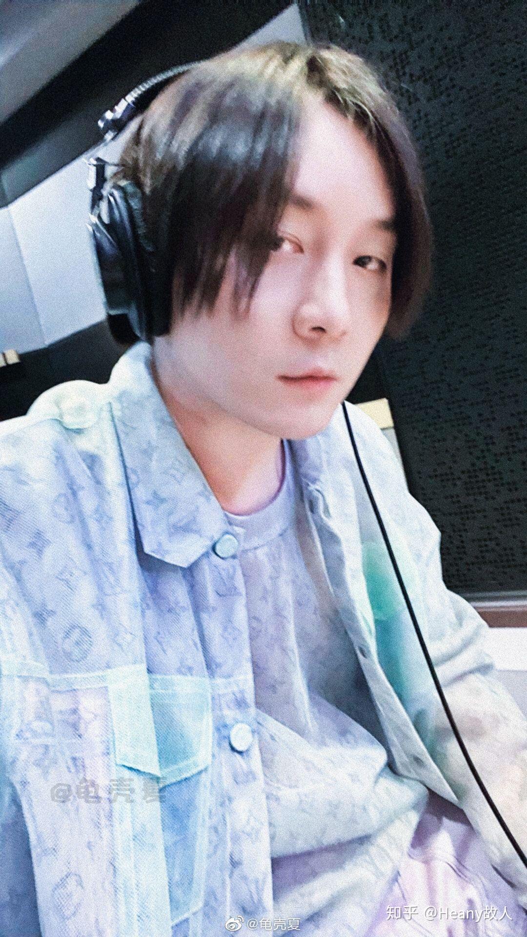 看到王者荣耀中的大仙杯宣传图,突然被张大仙给帅到