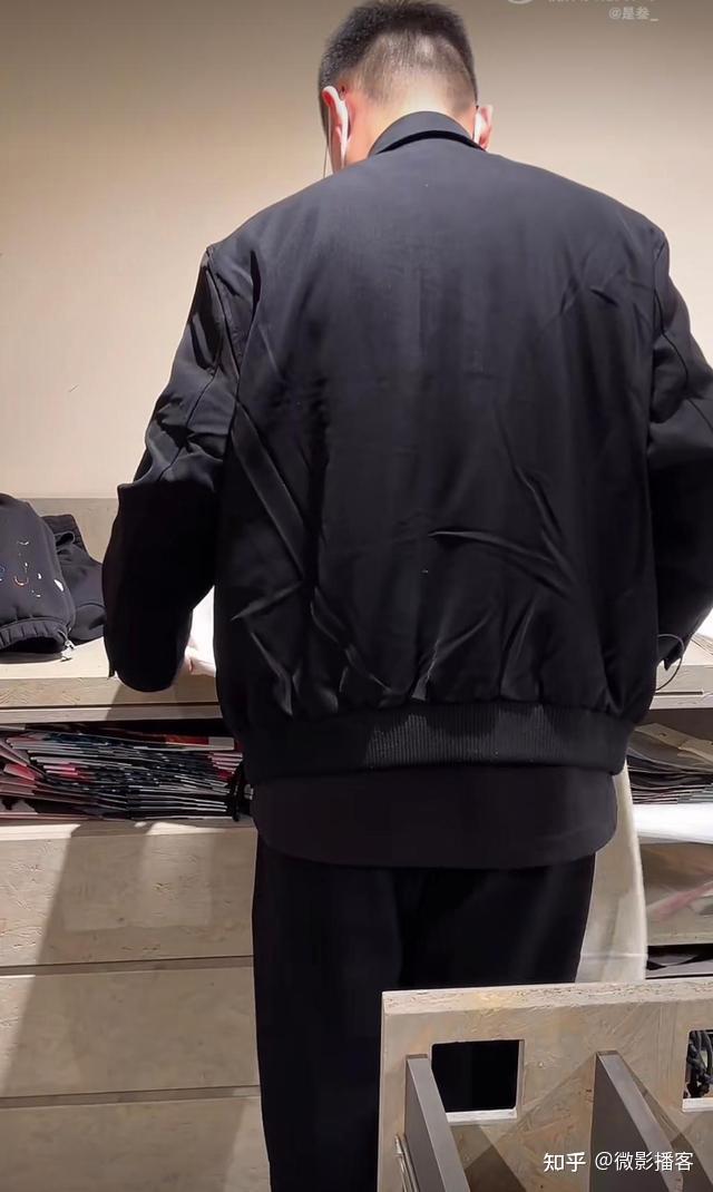 吕珊分享男朋友背影,被粉丝调侃不像花美男,正脸照依旧没有公开