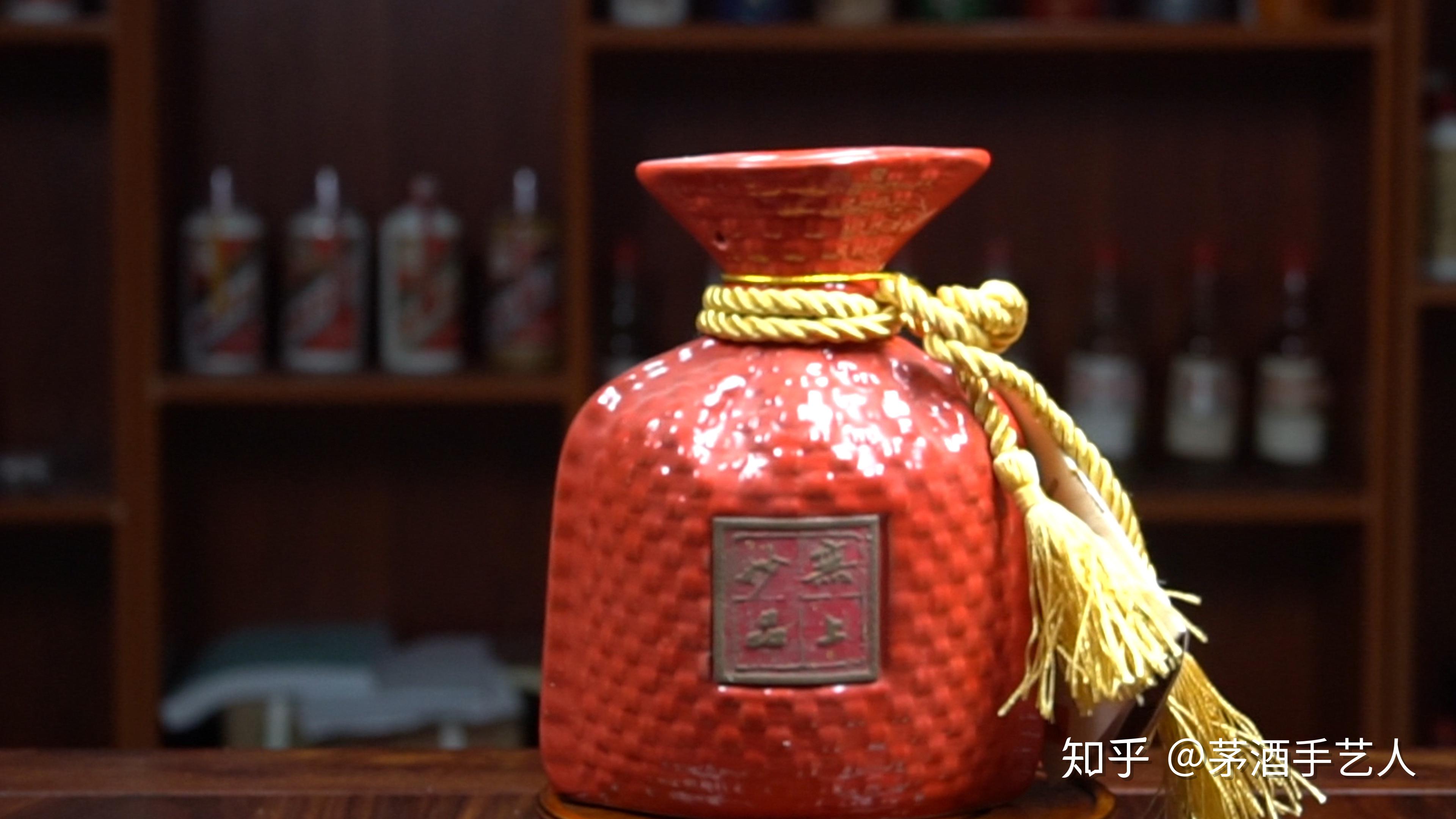 茅酒守艺人品酒:酒鬼红坛拾伍vs酒鬼紫坛贰拾