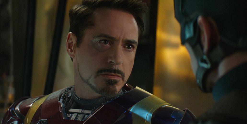 隐藏剧情钢铁侠和美国队长内战之后幻视就已经变成人形