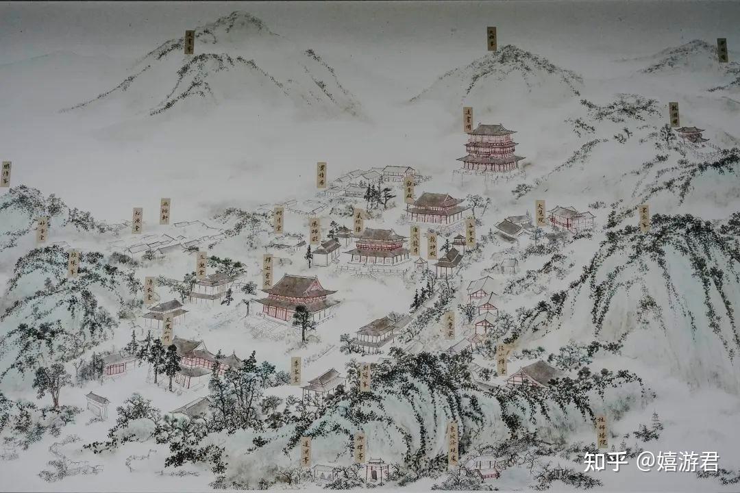 寺院虽是新修的,但沿路参天古树依然能让人感受到"古寺"的氛围.