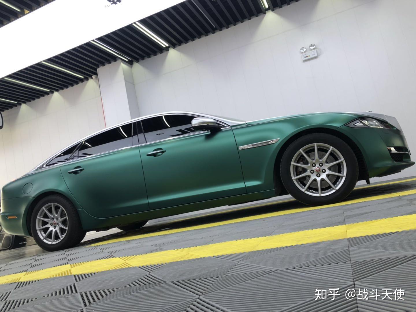 烟台车身改色贴膜双拼改色捷豹xjl电光祖母绿改色汽车贴膜效果