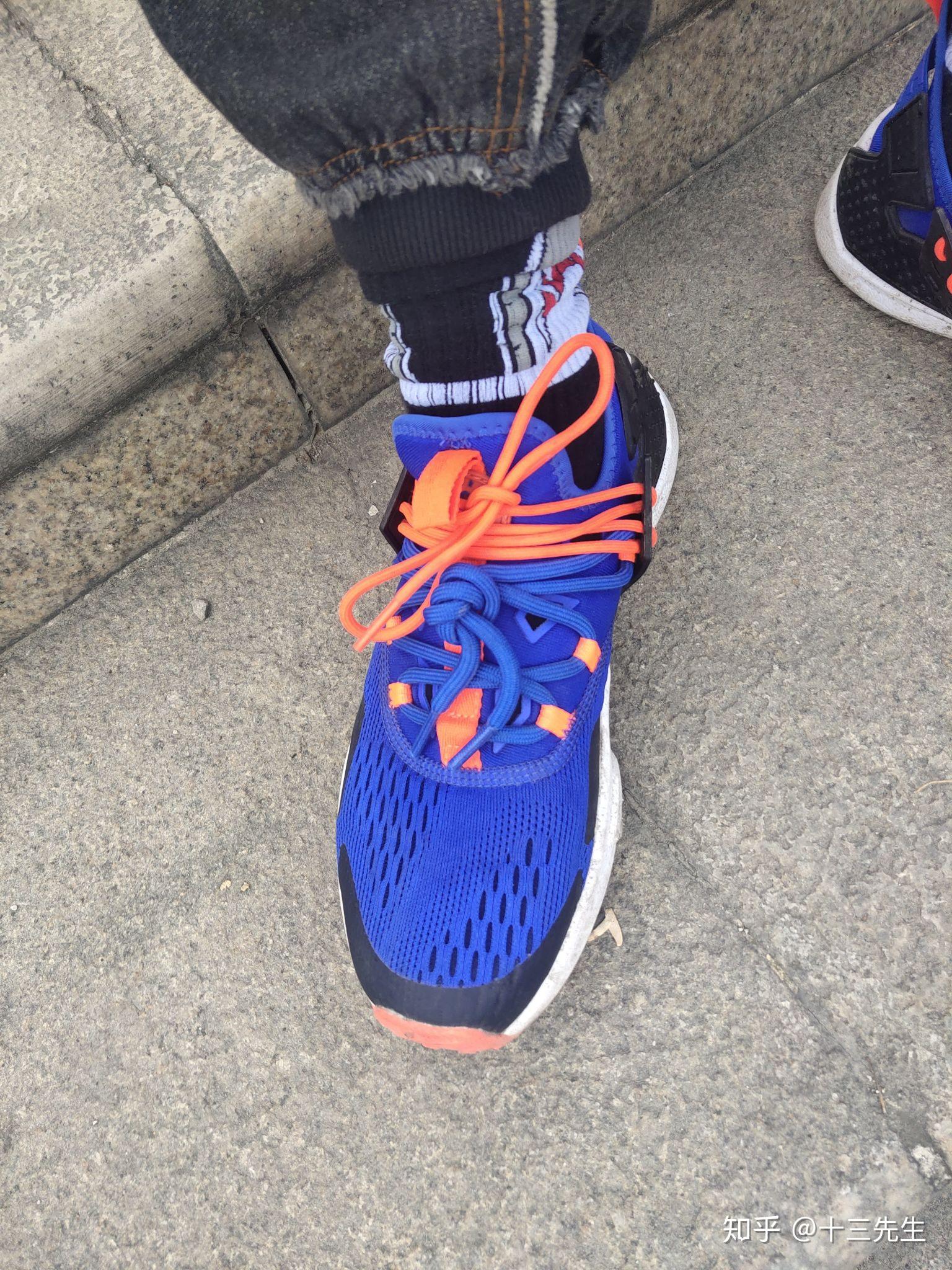 怎么把鞋带弄短 v2-88adf18c7eaf8c530229d76c1f56783c_r.jpg