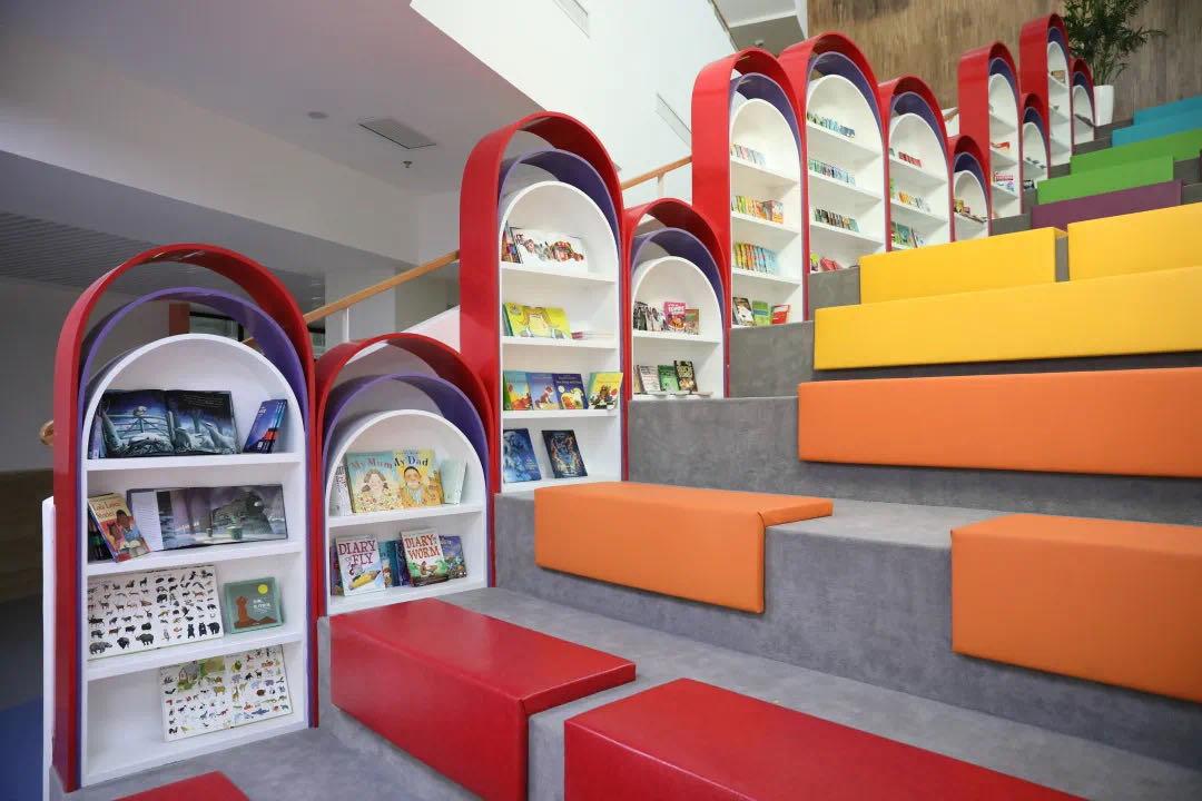 就这样,那段时间,"上海托马斯实验学校小学部"成了家里的热门话题